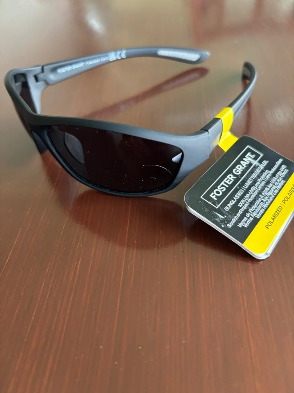 Foster Grant Backstoo Polarized 100% UVA-UVB black frame/lens,rubberized arms